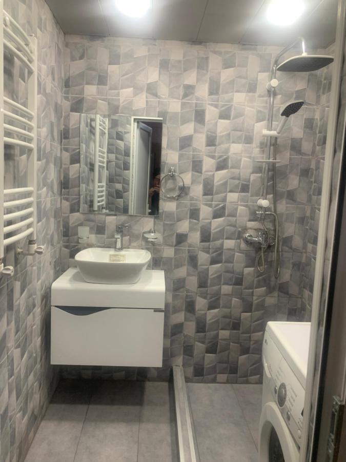 Good Luck Appartement Jerevan Buitenkant foto